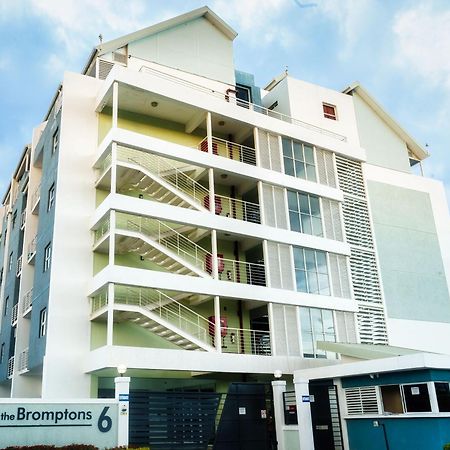 Choose To Be Happy At Brompton Estates - One And Two Bedroom With Pool Kingston Bagian luar foto